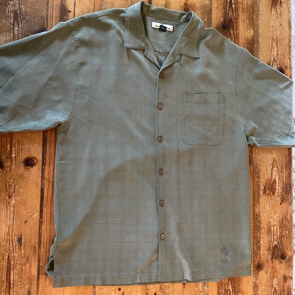 Tommy Bahama green short sleeve men’s shirt